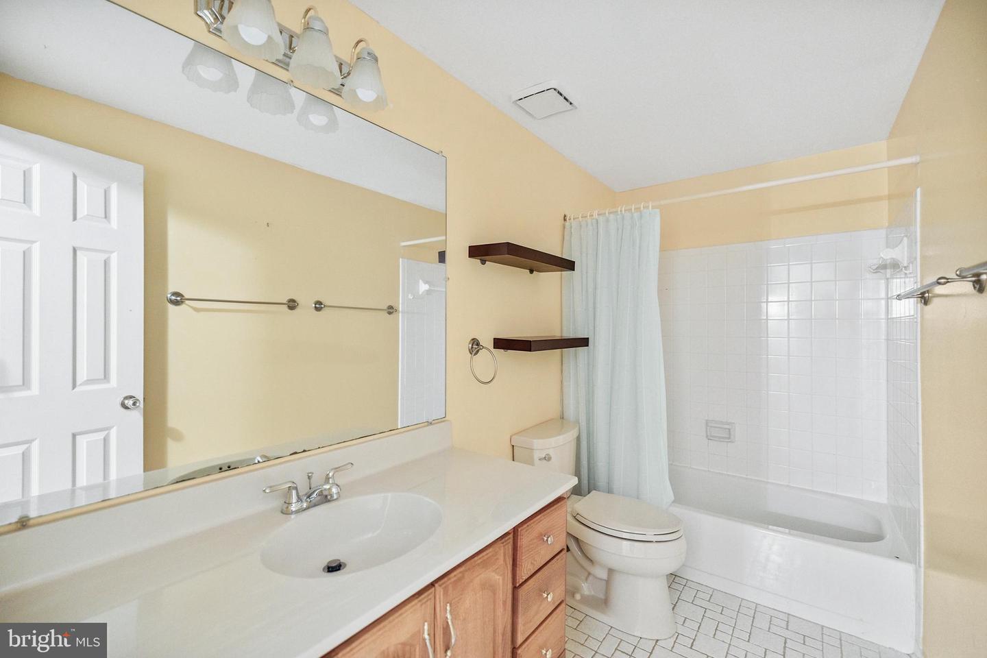 9420 CANDLEBERRY CT, BURKE, Virginia 22015, 3 Bedrooms Bedrooms, ,2 BathroomsBathrooms,Residential,For sale,9420 CANDLEBERRY CT,VAFX2254952 MLS # VAFX2254952