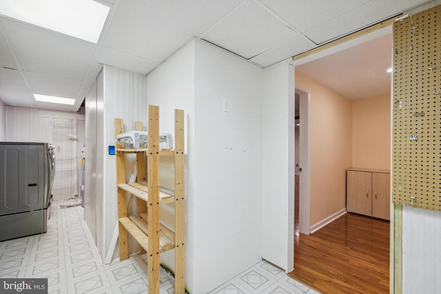 9420 CANDLEBERRY CT, BURKE, Virginia 22015, 3 Bedrooms Bedrooms, ,2 BathroomsBathrooms,Residential,For sale,9420 CANDLEBERRY CT,VAFX2254952 MLS # VAFX2254952