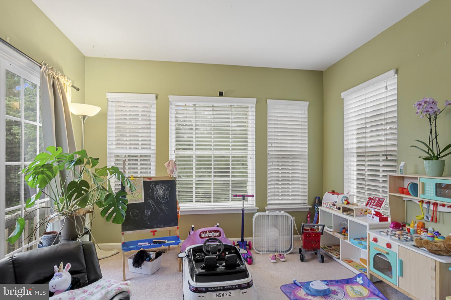 9725 CHESHIRE RIDGE CIR, MANASSAS, Virginia 20110, 3 Bedrooms Bedrooms, ,2 BathroomsBathrooms,Residential,For sale,9725 CHESHIRE RIDGE CIR,VAPW2099166 MLS # VAPW2099166