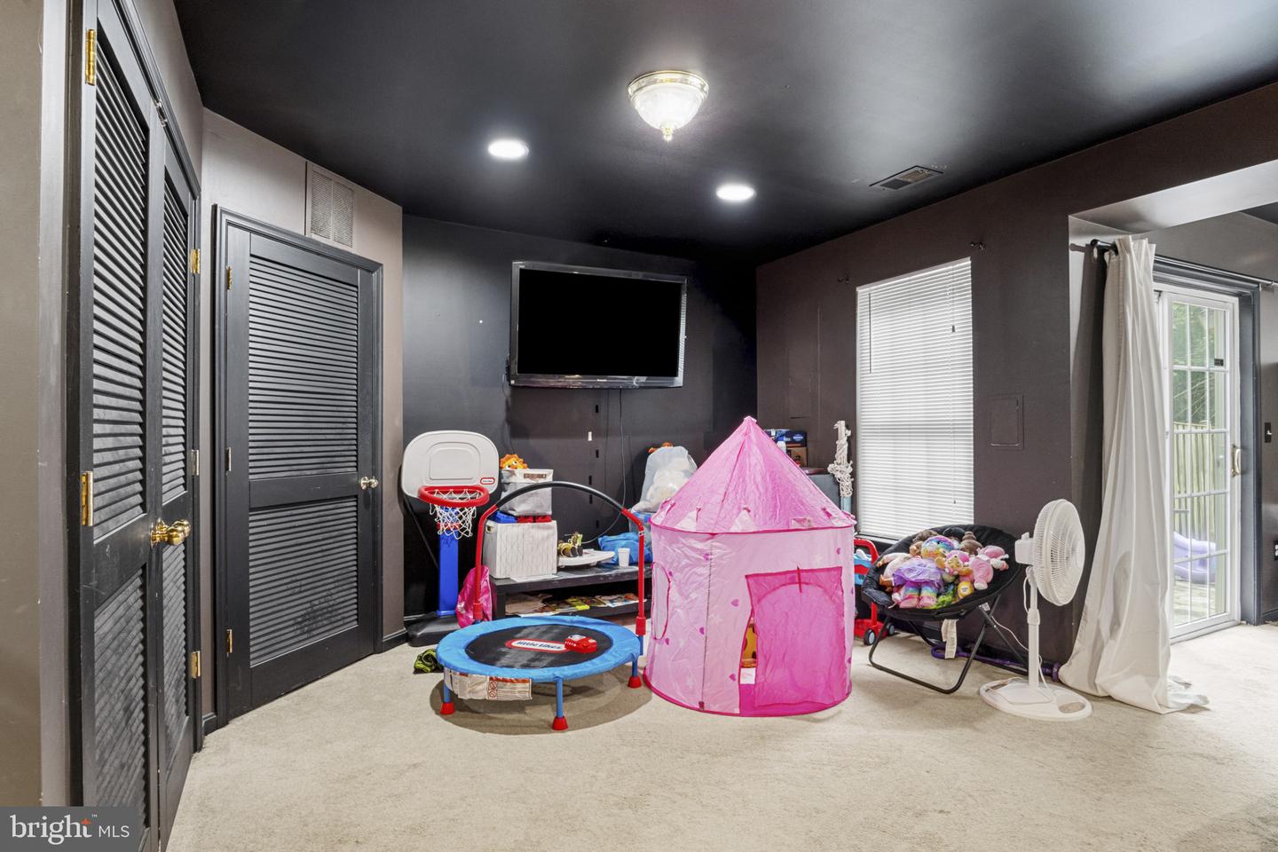 9725 CHESHIRE RIDGE CIR, MANASSAS, Virginia 20110, 3 Bedrooms Bedrooms, ,2 BathroomsBathrooms,Residential,For sale,9725 CHESHIRE RIDGE CIR,VAPW2099166 MLS # VAPW2099166