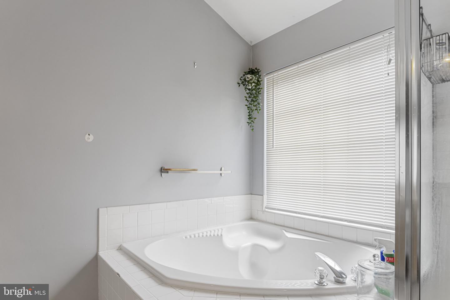 9725 CHESHIRE RIDGE CIR, MANASSAS, Virginia 20110, 3 Bedrooms Bedrooms, ,2 BathroomsBathrooms,Residential,For sale,9725 CHESHIRE RIDGE CIR,VAPW2099166 MLS # VAPW2099166