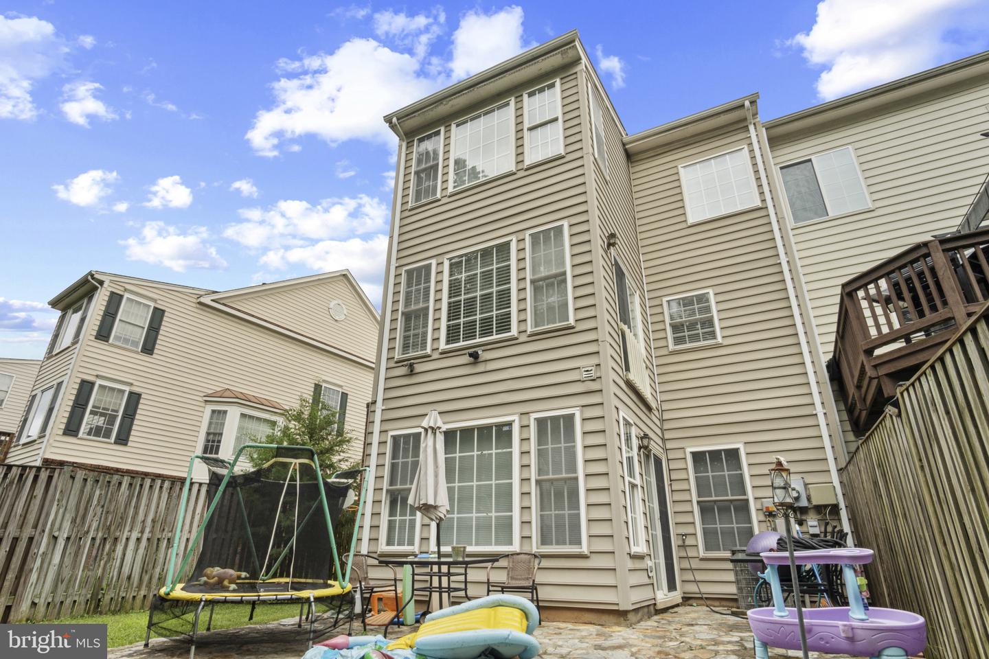9725 CHESHIRE RIDGE CIR, MANASSAS, Virginia 20110, 3 Bedrooms Bedrooms, ,2 BathroomsBathrooms,Residential,For sale,9725 CHESHIRE RIDGE CIR,VAPW2099166 MLS # VAPW2099166