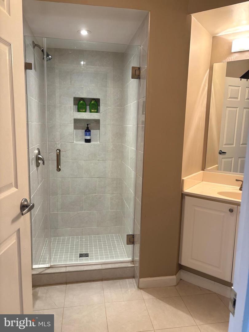 5924 FOUNDERS HILL DR #302, ALEXANDRIA, Virginia 22310, 3 Bedrooms Bedrooms, ,3 BathroomsBathrooms,Residential,For sale,5924 FOUNDERS HILL DR #302,VAFX2255558 MLS # VAFX2255558
