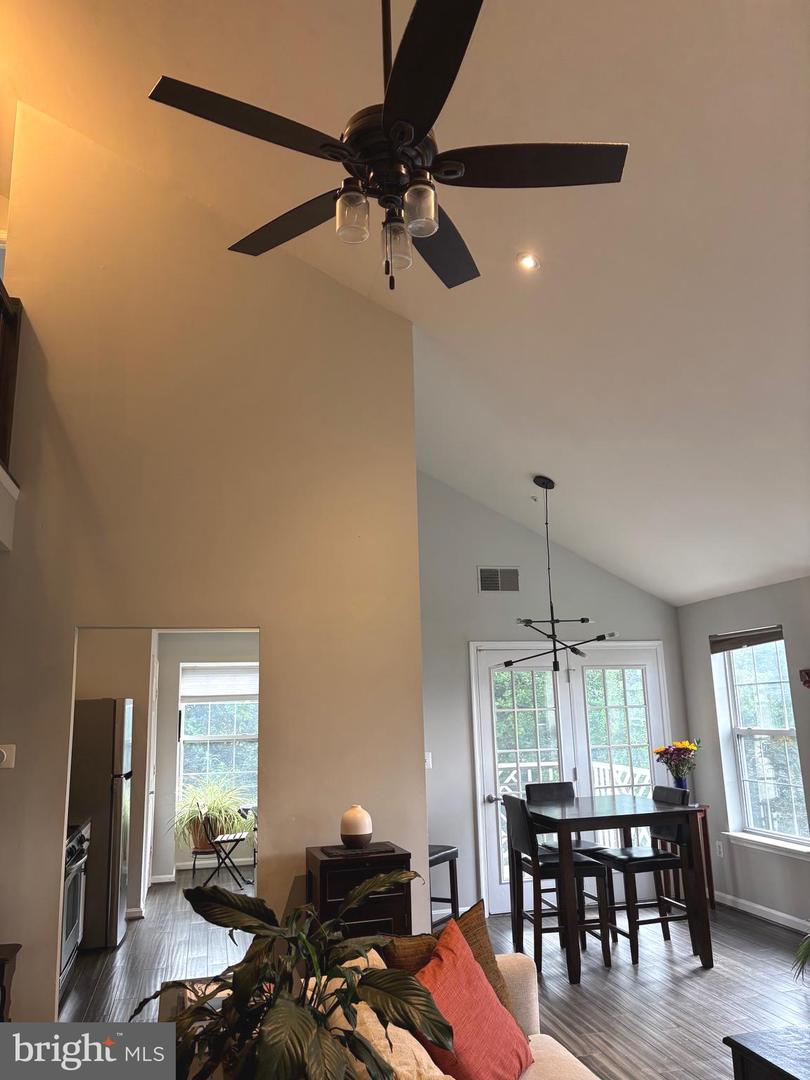 5924 FOUNDERS HILL DR #302, ALEXANDRIA, Virginia 22310, 3 Bedrooms Bedrooms, ,3 BathroomsBathrooms,Residential,For sale,5924 FOUNDERS HILL DR #302,VAFX2255558 MLS # VAFX2255558