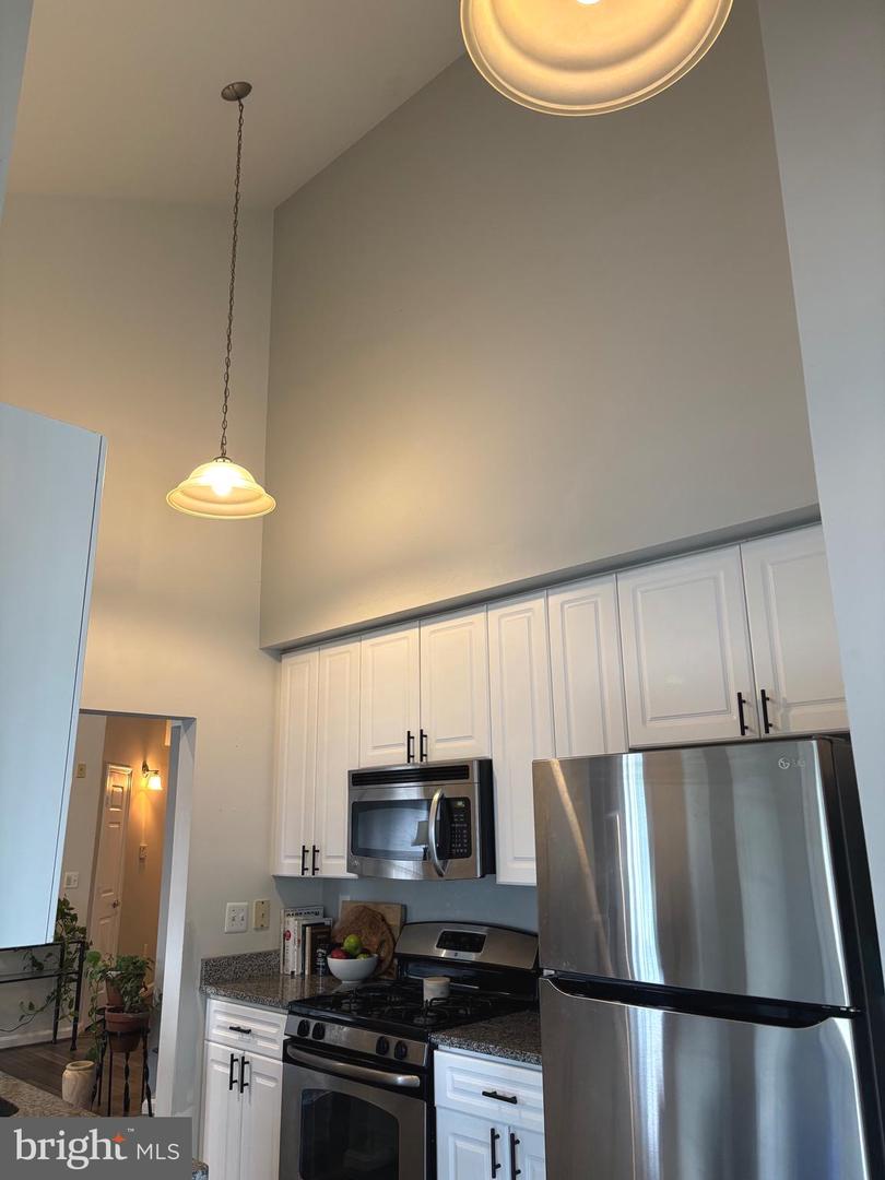 5924 FOUNDERS HILL DR #302, ALEXANDRIA, Virginia 22310, 3 Bedrooms Bedrooms, ,3 BathroomsBathrooms,Residential,For sale,5924 FOUNDERS HILL DR #302,VAFX2255558 MLS # VAFX2255558