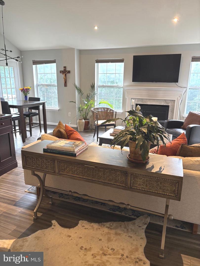 5924 FOUNDERS HILL DR #302, ALEXANDRIA, Virginia 22310, 3 Bedrooms Bedrooms, ,3 BathroomsBathrooms,Residential,For sale,5924 FOUNDERS HILL DR #302,VAFX2255558 MLS # VAFX2255558