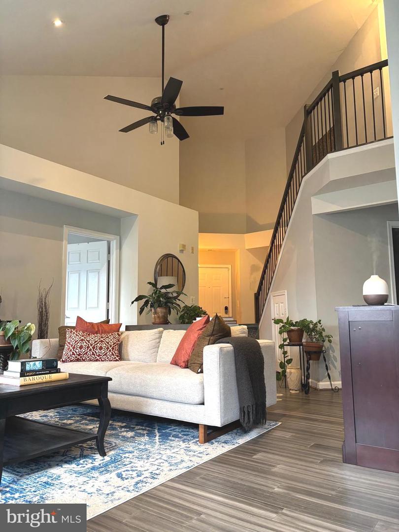 5924 FOUNDERS HILL DR #302, ALEXANDRIA, Virginia 22310, 3 Bedrooms Bedrooms, ,3 BathroomsBathrooms,Residential,For sale,5924 FOUNDERS HILL DR #302,VAFX2255558 MLS # VAFX2255558