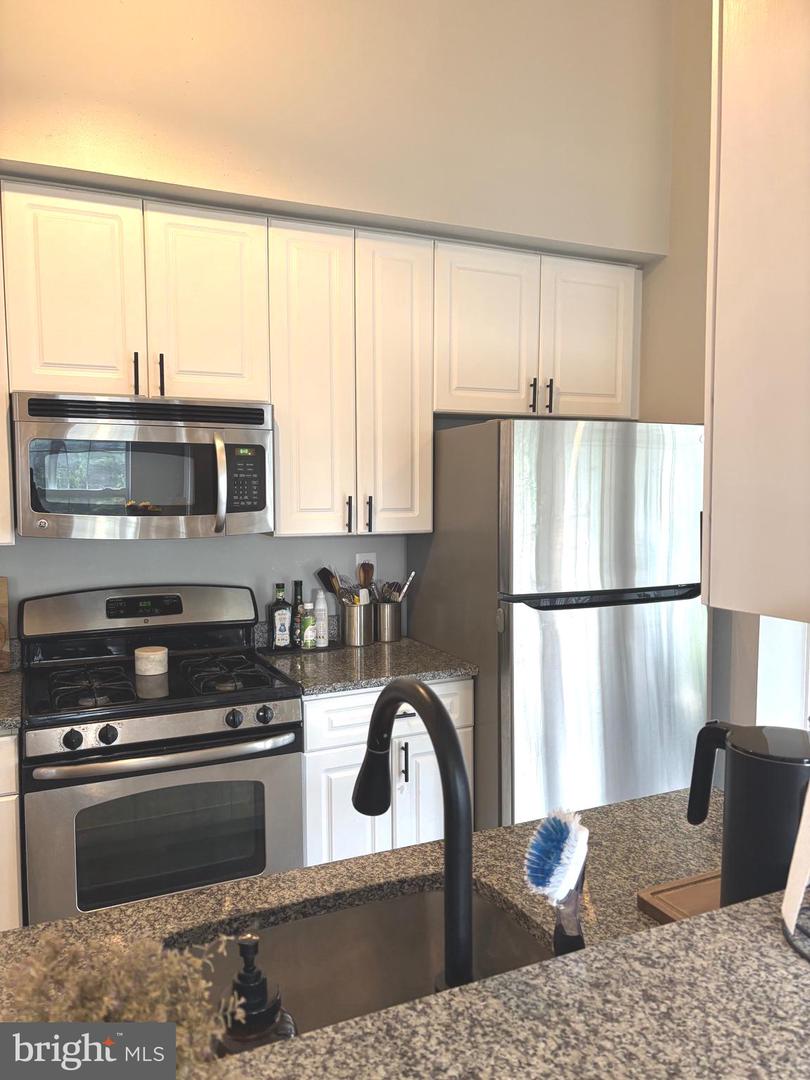 5924 FOUNDERS HILL DR #302, ALEXANDRIA, Virginia 22310, 3 Bedrooms Bedrooms, ,3 BathroomsBathrooms,Residential,For sale,5924 FOUNDERS HILL DR #302,VAFX2255558 MLS # VAFX2255558