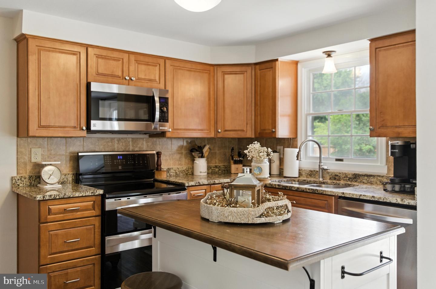 330 S 15TH ST, PURCELLVILLE, Virginia 20132, 4 Bedrooms Bedrooms, ,3 BathroomsBathrooms,Residential,For sale,330 S 15TH ST,VALO2102264 MLS # VALO2102264