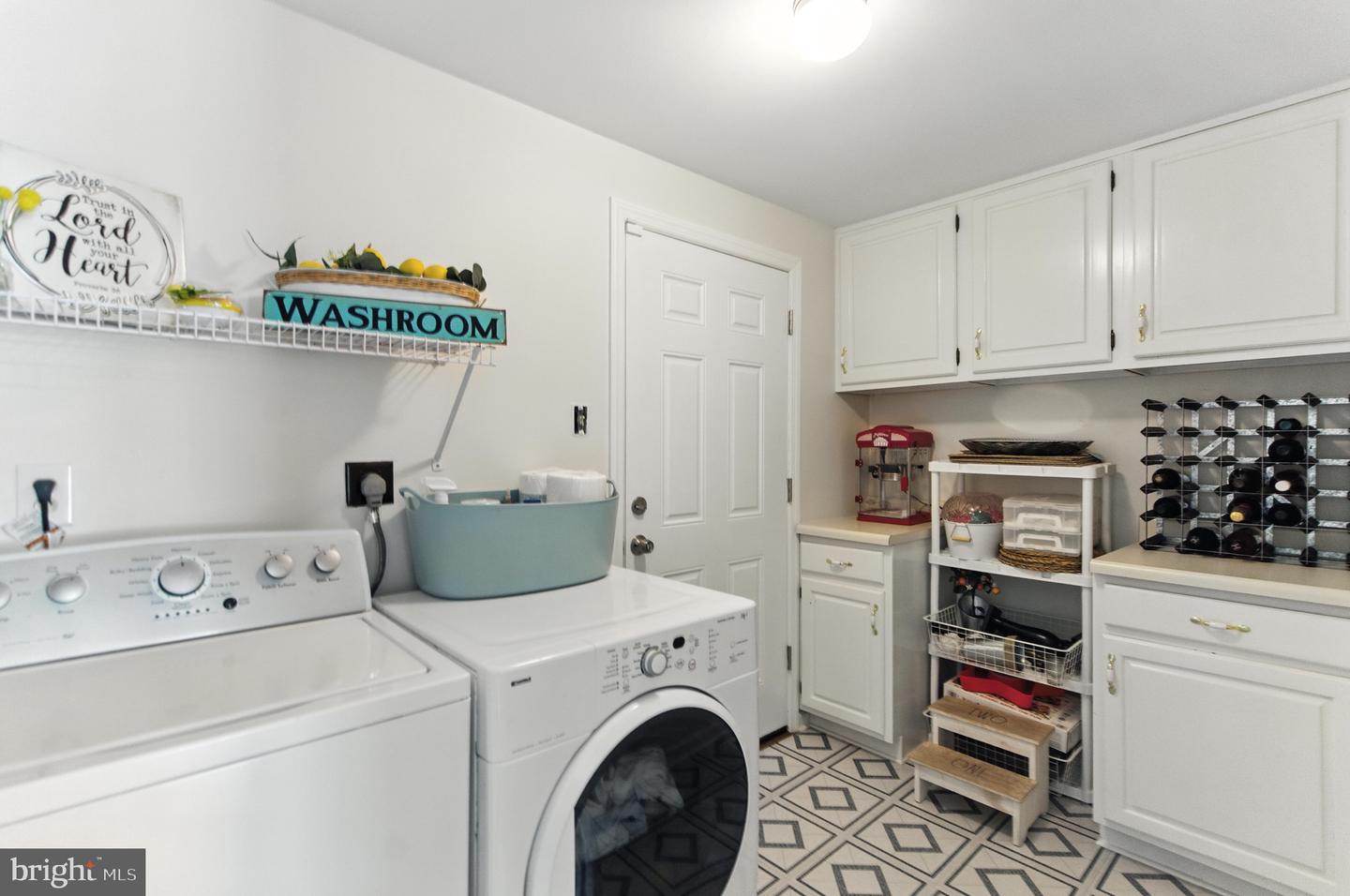 330 S 15TH ST, PURCELLVILLE, Virginia 20132, 4 Bedrooms Bedrooms, ,3 BathroomsBathrooms,Residential,For sale,330 S 15TH ST,VALO2102264 MLS # VALO2102264