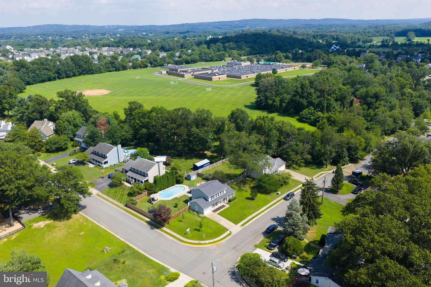 330 S 15TH ST, PURCELLVILLE, Virginia 20132, 4 Bedrooms Bedrooms, ,3 BathroomsBathrooms,Residential,For sale,330 S 15TH ST,VALO2102264 MLS # VALO2102264
