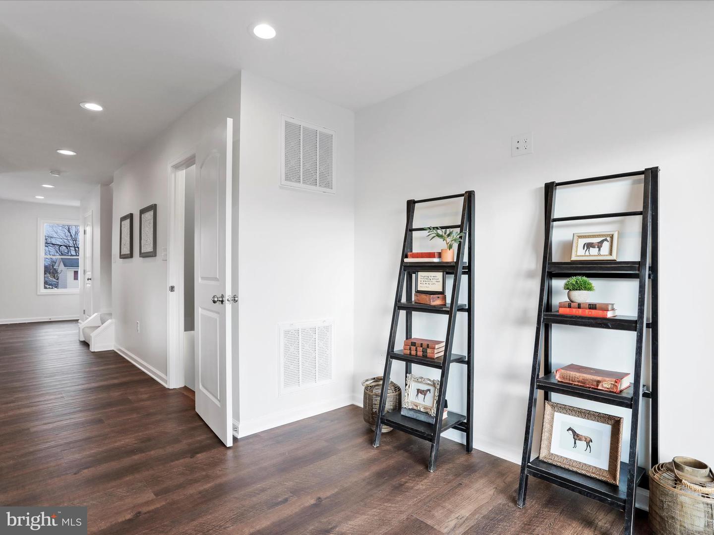 332 W 11TH, FRONT ROYAL, Virginia 22630, 3 Bedrooms Bedrooms, ,3 BathroomsBathrooms,Residential,For sale,332 W 11TH,VAWR2011720 MLS # VAWR2011720