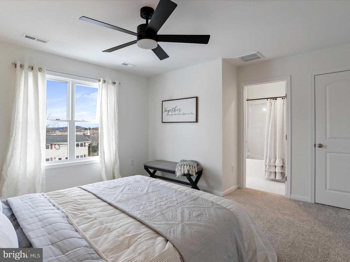 332 W 11TH, FRONT ROYAL, Virginia 22630, 3 Bedrooms Bedrooms, ,3 BathroomsBathrooms,Residential,For sale,332 W 11TH,VAWR2011720 MLS # VAWR2011720