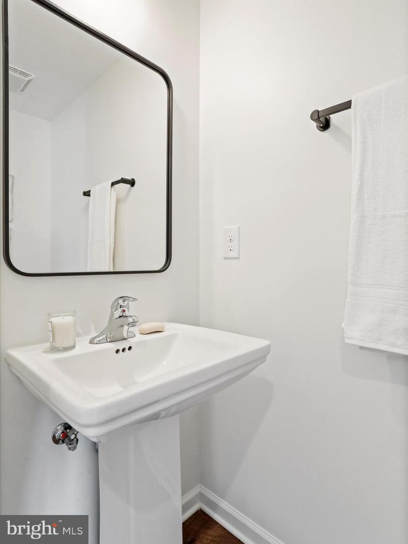 332 W 11TH, FRONT ROYAL, Virginia 22630, 3 Bedrooms Bedrooms, ,3 BathroomsBathrooms,Residential,For sale,332 W 11TH,VAWR2011720 MLS # VAWR2011720