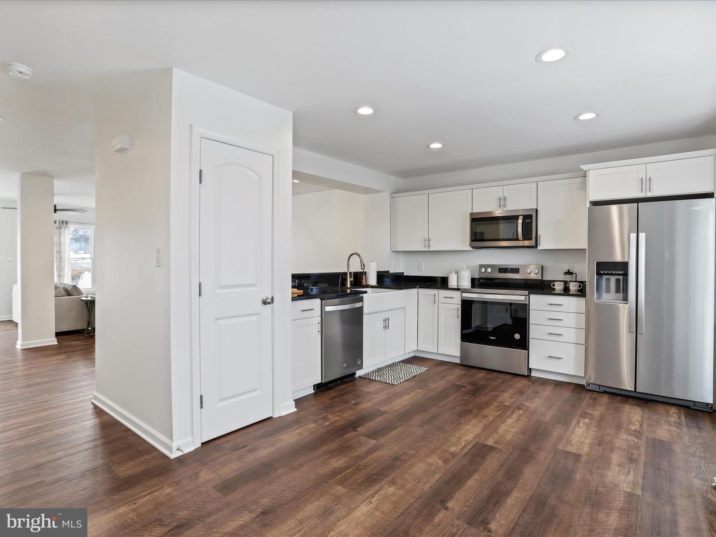 332 W 11TH, FRONT ROYAL, Virginia 22630, 3 Bedrooms Bedrooms, ,3 BathroomsBathrooms,Residential,For sale,332 W 11TH,VAWR2011720 MLS # VAWR2011720