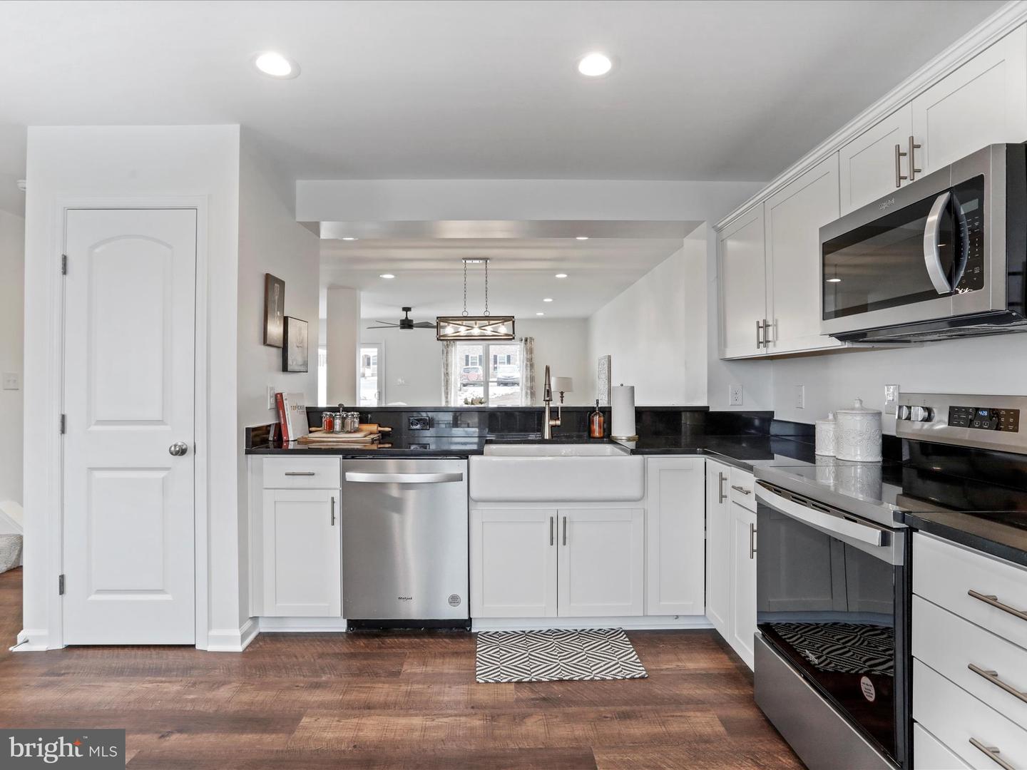 332 W 11TH, FRONT ROYAL, Virginia 22630, 3 Bedrooms Bedrooms, ,3 BathroomsBathrooms,Residential,For sale,332 W 11TH,VAWR2011720 MLS # VAWR2011720