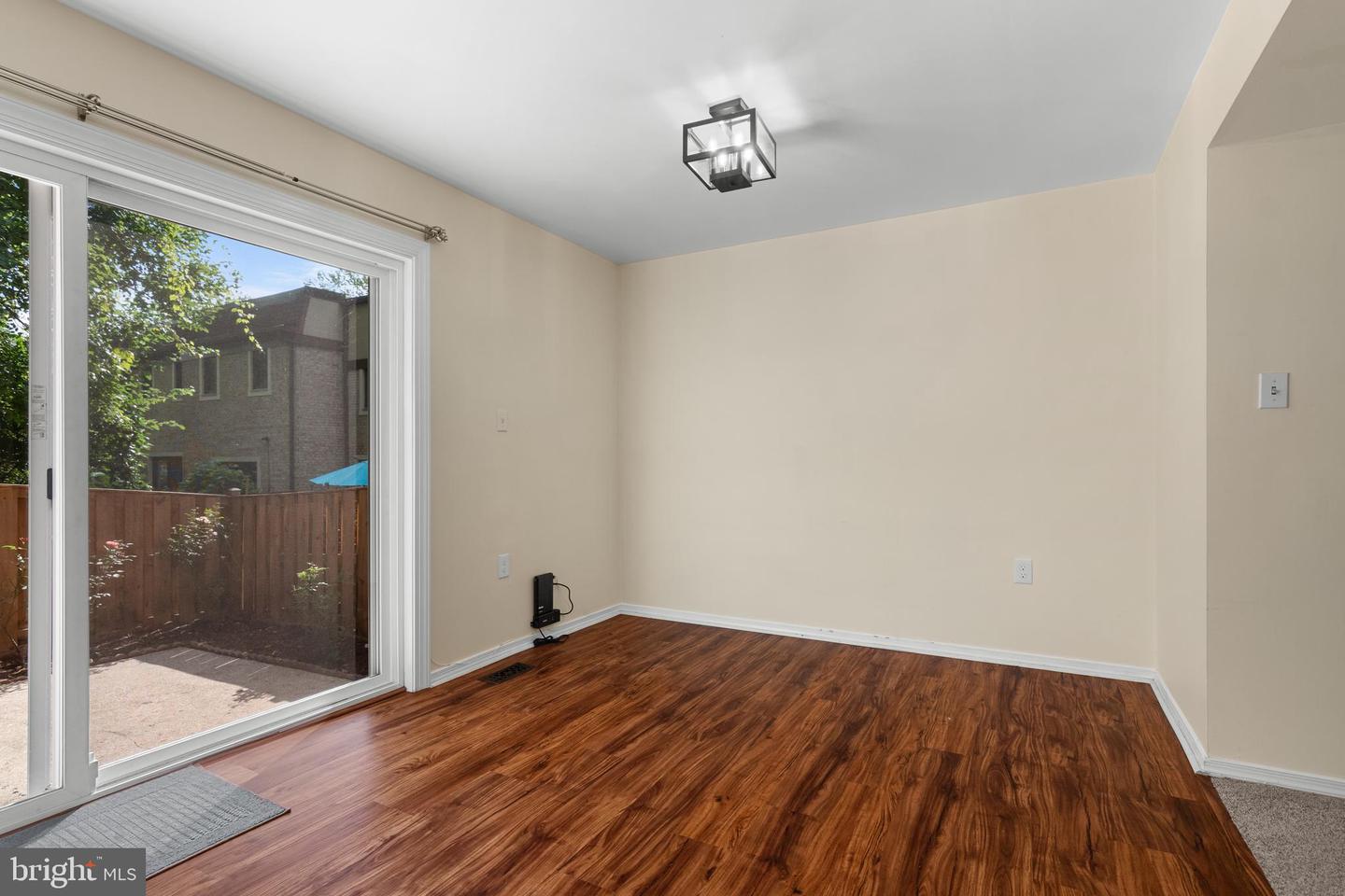 2930 JERMANTOWN RD #13, OAKTON, Virginia 22124, 3 Bedrooms Bedrooms, ,2 BathroomsBathrooms,Residential,For sale,2930 JERMANTOWN RD #13,VAFX2237794 MLS # VAFX2237794