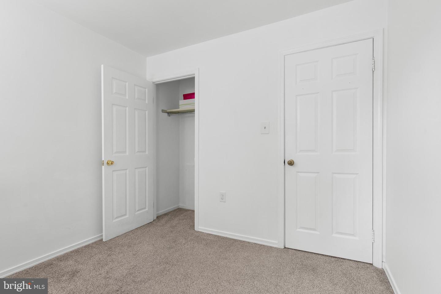 2930 JERMANTOWN RD #13, OAKTON, Virginia 22124, 3 Bedrooms Bedrooms, ,2 BathroomsBathrooms,Residential,For sale,2930 JERMANTOWN RD #13,VAFX2237794 MLS # VAFX2237794
