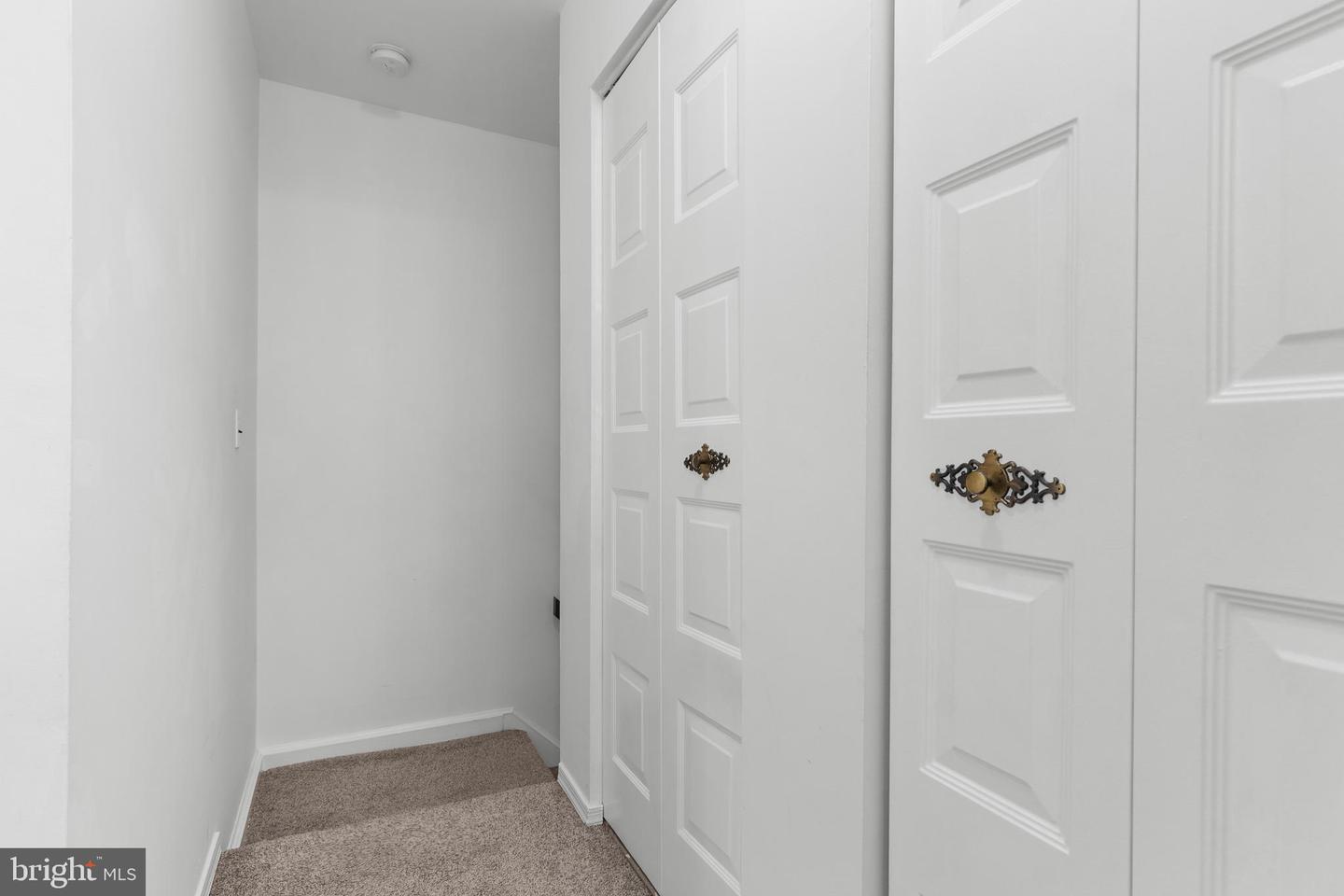 2930 JERMANTOWN RD #13, OAKTON, Virginia 22124, 3 Bedrooms Bedrooms, ,2 BathroomsBathrooms,Residential,For sale,2930 JERMANTOWN RD #13,VAFX2237794 MLS # VAFX2237794