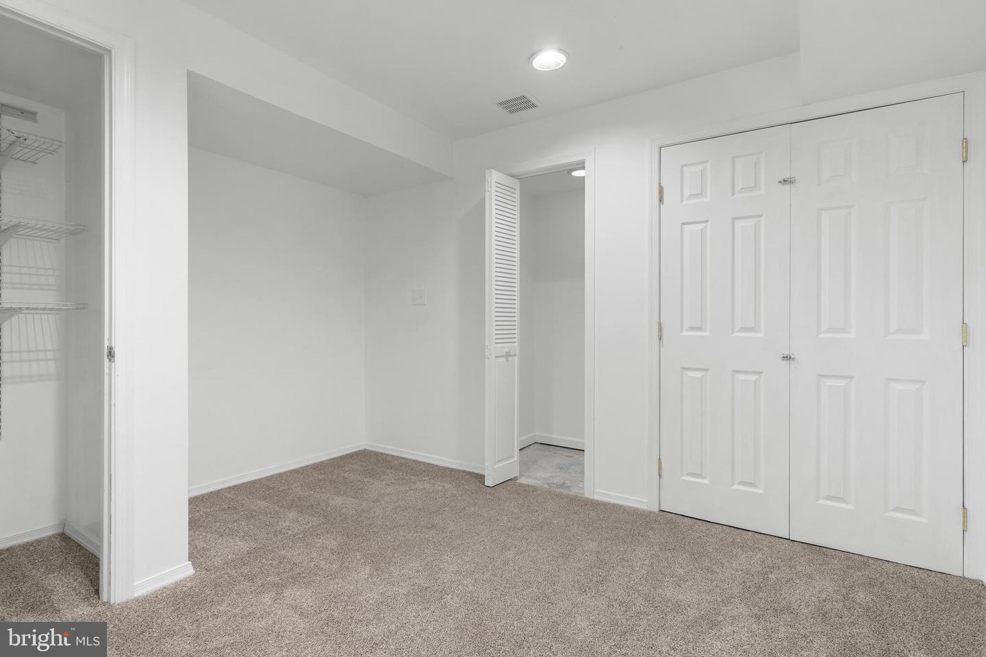 2930 JERMANTOWN RD #13, OAKTON, Virginia 22124, 3 Bedrooms Bedrooms, ,2 BathroomsBathrooms,Residential,For sale,2930 JERMANTOWN RD #13,VAFX2237794 MLS # VAFX2237794
