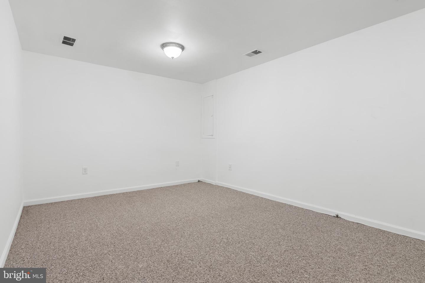 2930 JERMANTOWN RD #13, OAKTON, Virginia 22124, 3 Bedrooms Bedrooms, ,2 BathroomsBathrooms,Residential,For sale,2930 JERMANTOWN RD #13,VAFX2237794 MLS # VAFX2237794