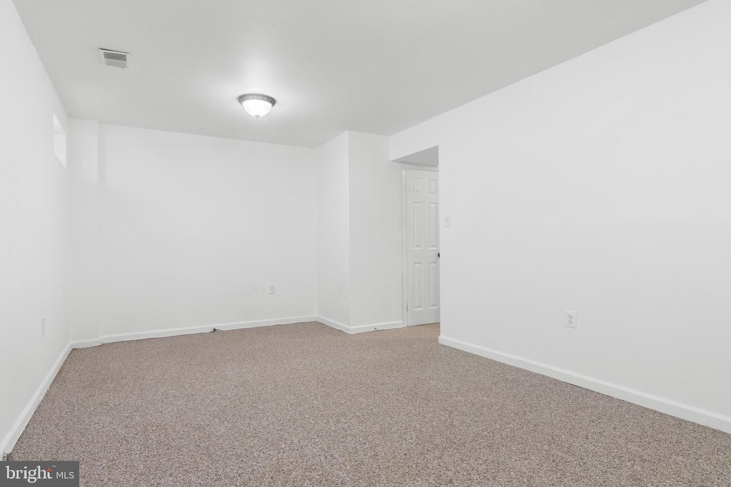 2930 JERMANTOWN RD #13, OAKTON, Virginia 22124, 3 Bedrooms Bedrooms, ,2 BathroomsBathrooms,Residential,For sale,2930 JERMANTOWN RD #13,VAFX2237794 MLS # VAFX2237794