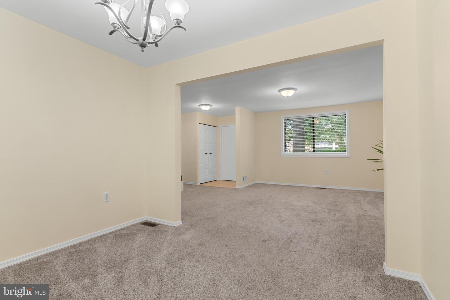 2930 JERMANTOWN RD #13, OAKTON, Virginia 22124, 3 Bedrooms Bedrooms, ,2 BathroomsBathrooms,Residential,For sale,2930 JERMANTOWN RD #13,VAFX2237794 MLS # VAFX2237794
