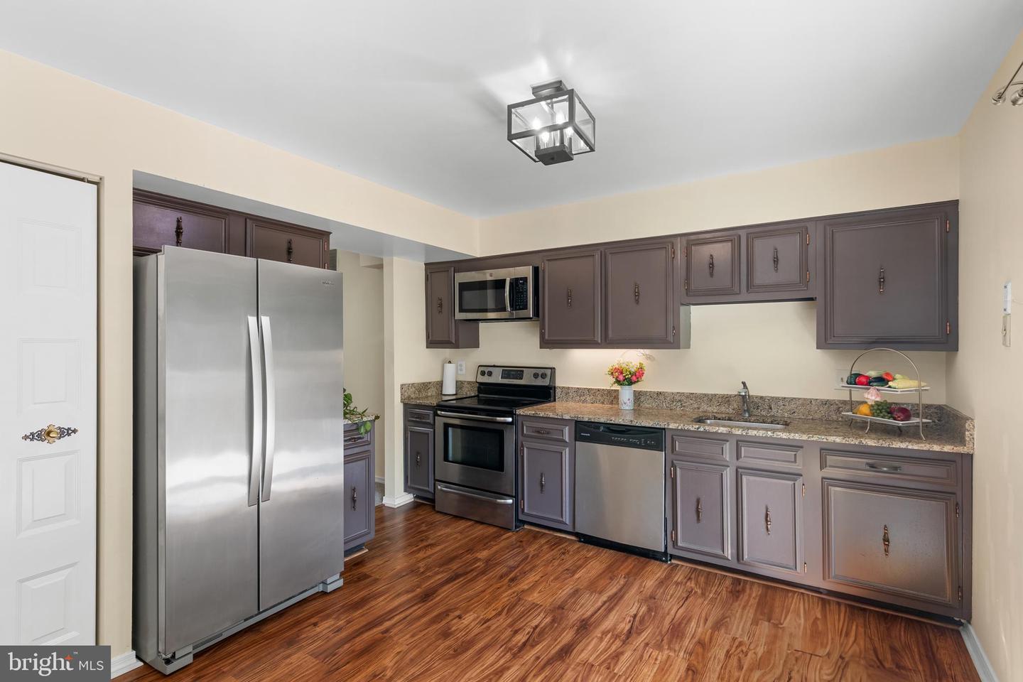 2930 JERMANTOWN RD #13, OAKTON, Virginia 22124, 3 Bedrooms Bedrooms, ,2 BathroomsBathrooms,Residential,For sale,2930 JERMANTOWN RD #13,VAFX2237794 MLS # VAFX2237794