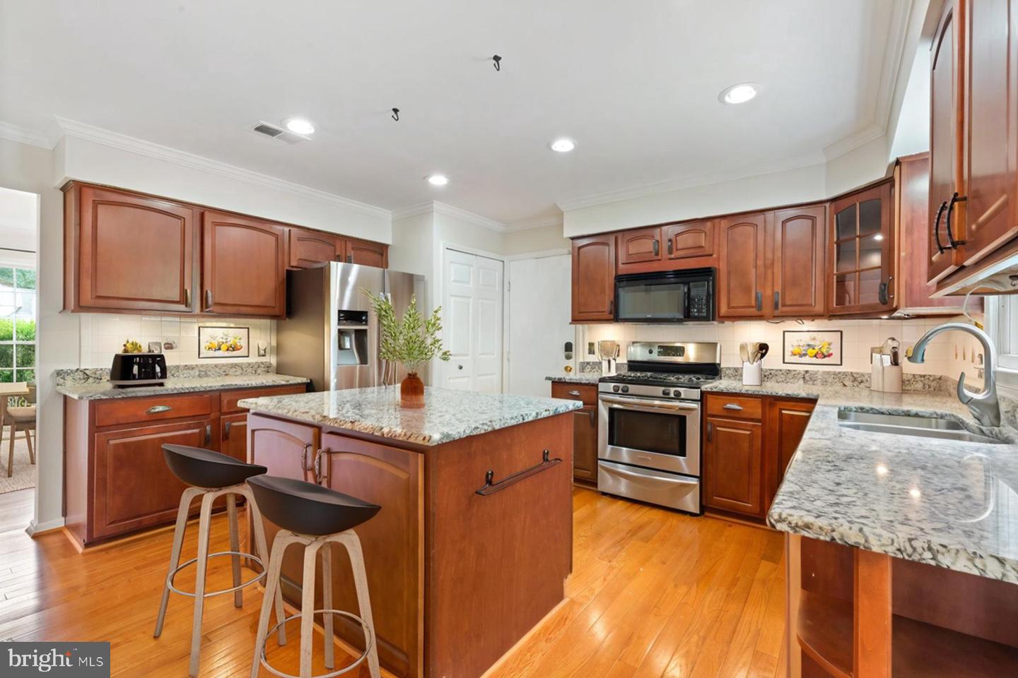 4970 MANOR HOUSE CT, WOODBRIDGE, Virginia 22193, 4 Bedrooms Bedrooms, ,3 BathroomsBathrooms,Residential,For sale,4970 MANOR HOUSE CT,VAPW2095752 MLS # VAPW2095752