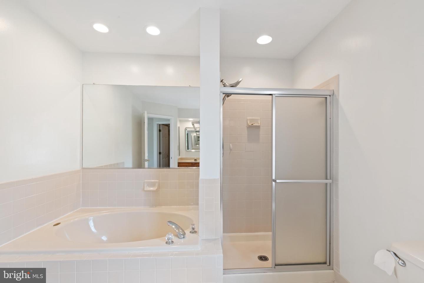 4970 MANOR HOUSE CT, WOODBRIDGE, Virginia 22193, 4 Bedrooms Bedrooms, ,3 BathroomsBathrooms,Residential,For sale,4970 MANOR HOUSE CT,VAPW2095752 MLS # VAPW2095752