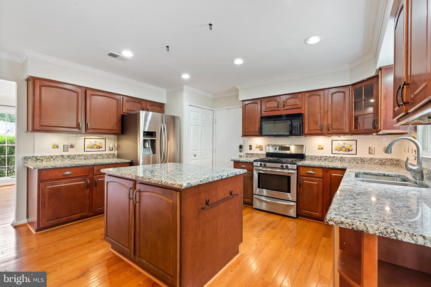 4970 MANOR HOUSE CT, WOODBRIDGE, Virginia 22193, 4 Bedrooms Bedrooms, ,3 BathroomsBathrooms,Residential,For sale,4970 MANOR HOUSE CT,VAPW2095752 MLS # VAPW2095752