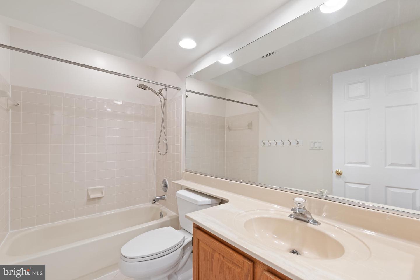4970 MANOR HOUSE CT, WOODBRIDGE, Virginia 22193, 4 Bedrooms Bedrooms, ,3 BathroomsBathrooms,Residential,For sale,4970 MANOR HOUSE CT,VAPW2095752 MLS # VAPW2095752
