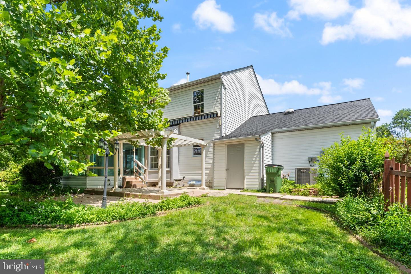 4970 MANOR HOUSE CT, WOODBRIDGE, Virginia 22193, 4 Bedrooms Bedrooms, ,3 BathroomsBathrooms,Residential,For sale,4970 MANOR HOUSE CT,VAPW2095752 MLS # VAPW2095752