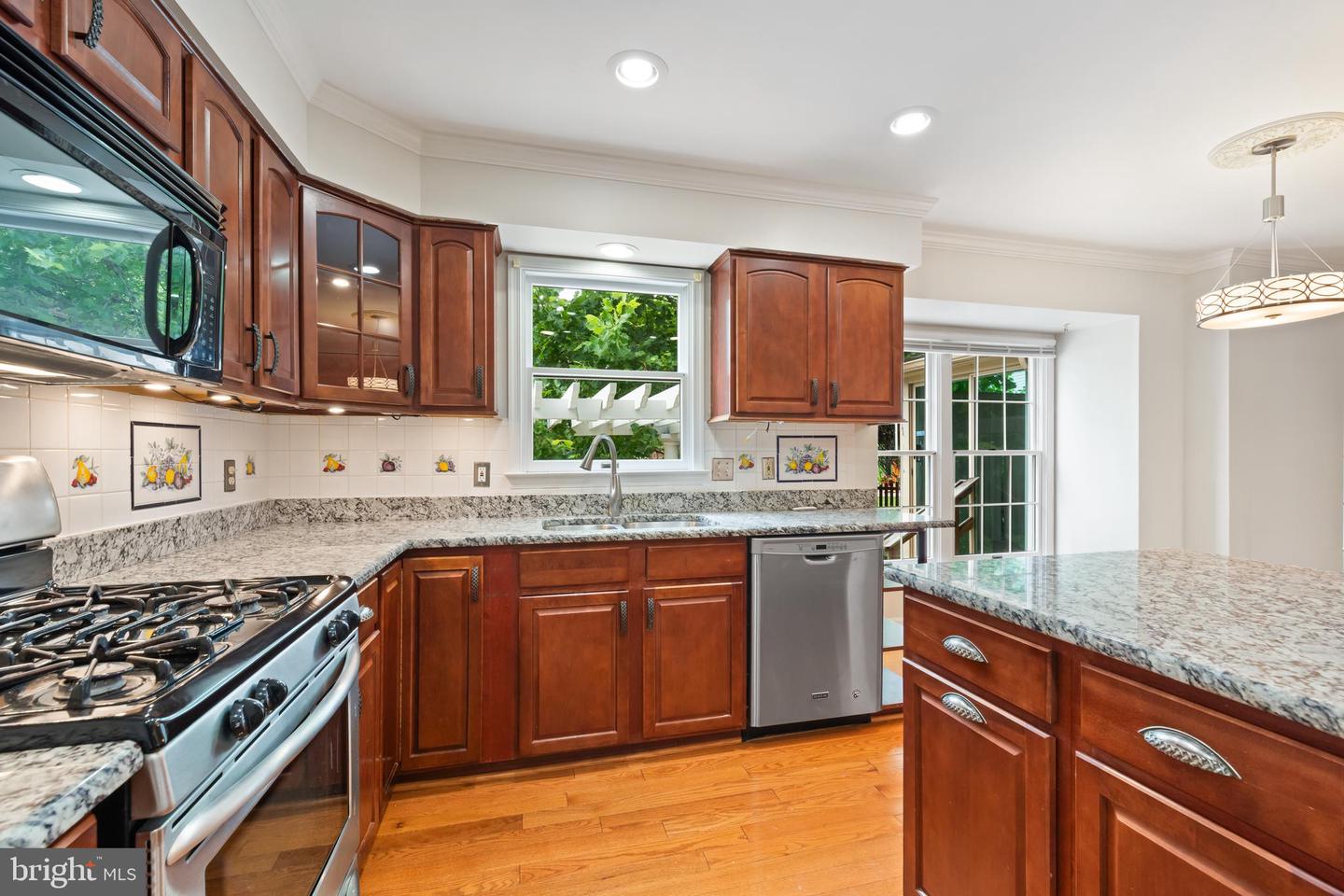 4970 MANOR HOUSE CT, WOODBRIDGE, Virginia 22193, 4 Bedrooms Bedrooms, ,3 BathroomsBathrooms,Residential,For sale,4970 MANOR HOUSE CT,VAPW2095752 MLS # VAPW2095752