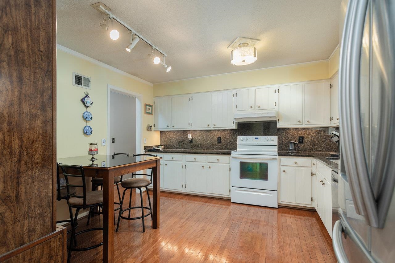 1112 SHARPES DR, HARRISONBURG, Virginia 22801, 5 Bedrooms Bedrooms, ,3 BathroomsBathrooms,Residential,1112 SHARPES DR,666835 MLS # 666835