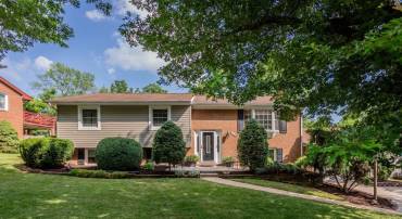 1112 SHARPES DR, HARRISONBURG, Virginia 22801, 5 Bedrooms Bedrooms, ,3 BathroomsBathrooms,Residential,1112 SHARPES DR,666835 MLS # 666835