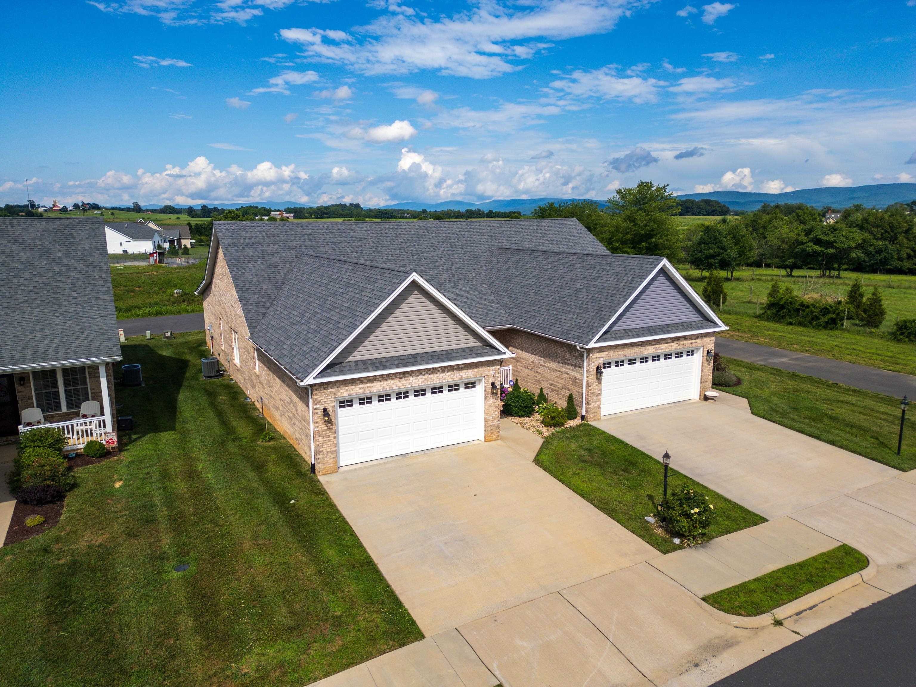 26 PEBBLE CT, STUARTS DRAFT, Virginia 24477, 2 Bedrooms Bedrooms, ,2 BathroomsBathrooms,Residential,26 PEBBLE CT,666841 MLS # 666841
