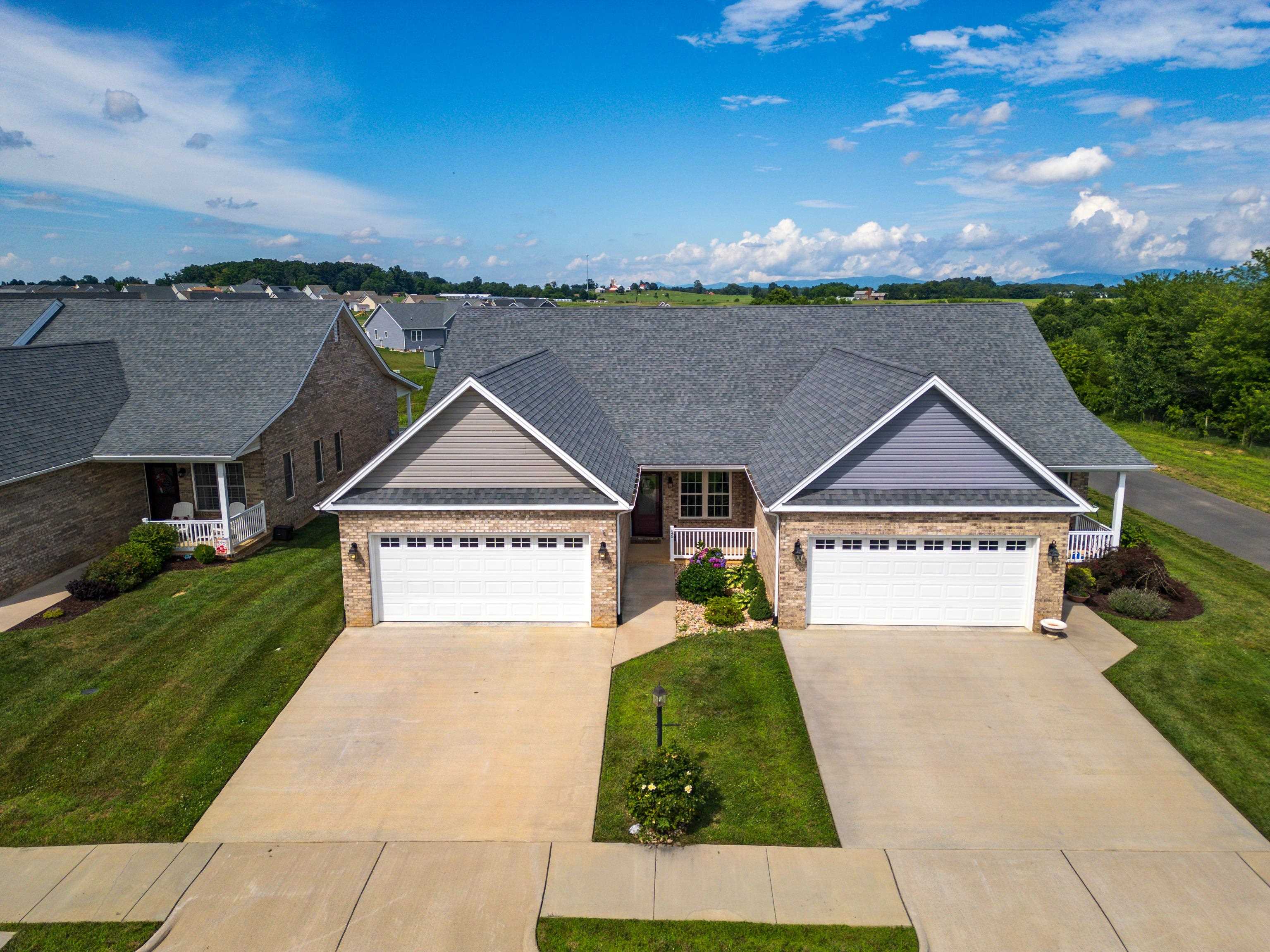 26 PEBBLE CT, STUARTS DRAFT, Virginia 24477, 2 Bedrooms Bedrooms, ,2 BathroomsBathrooms,Residential,26 PEBBLE CT,666841 MLS # 666841