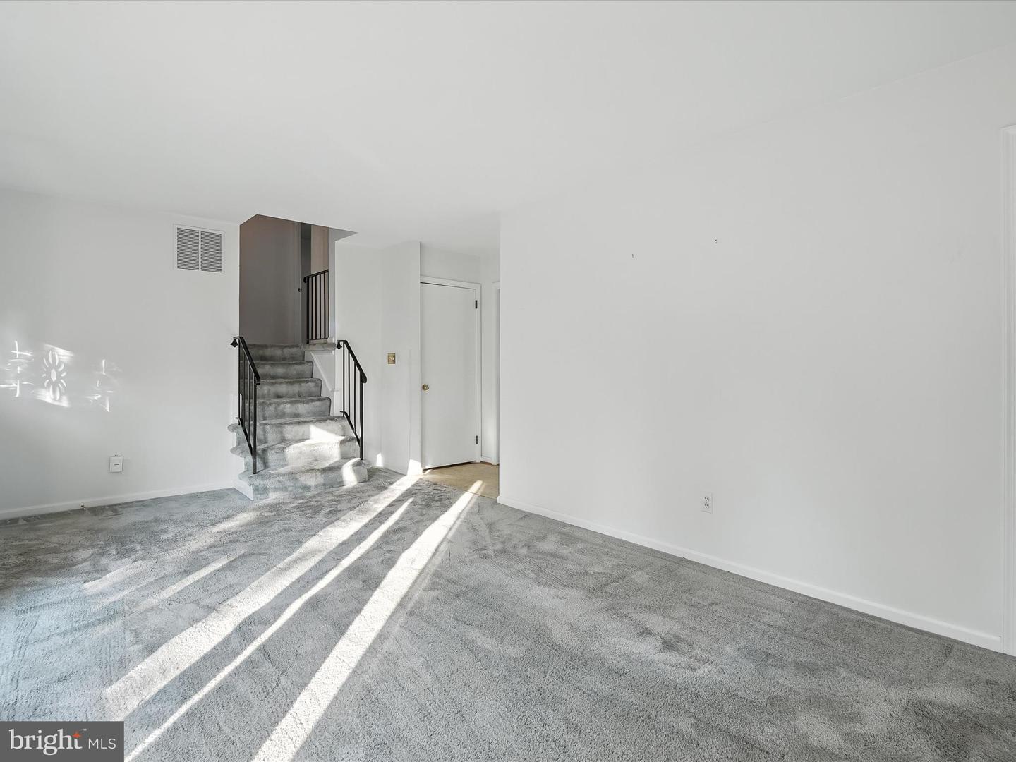 8917 VIRGINIA AVE, MANASSAS, Virginia 20110, 3 Bedrooms Bedrooms, ,2 BathroomsBathrooms,Residential,For sale,8917 VIRGINIA AVE,VAMN2008540 MLS # VAMN2008540
