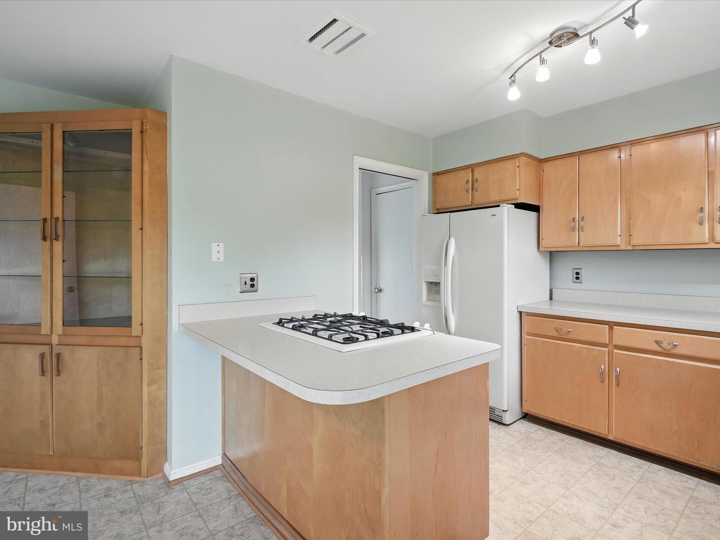 8917 VIRGINIA AVE, MANASSAS, Virginia 20110, 3 Bedrooms Bedrooms, ,2 BathroomsBathrooms,Residential,For sale,8917 VIRGINIA AVE,VAMN2008540 MLS # VAMN2008540