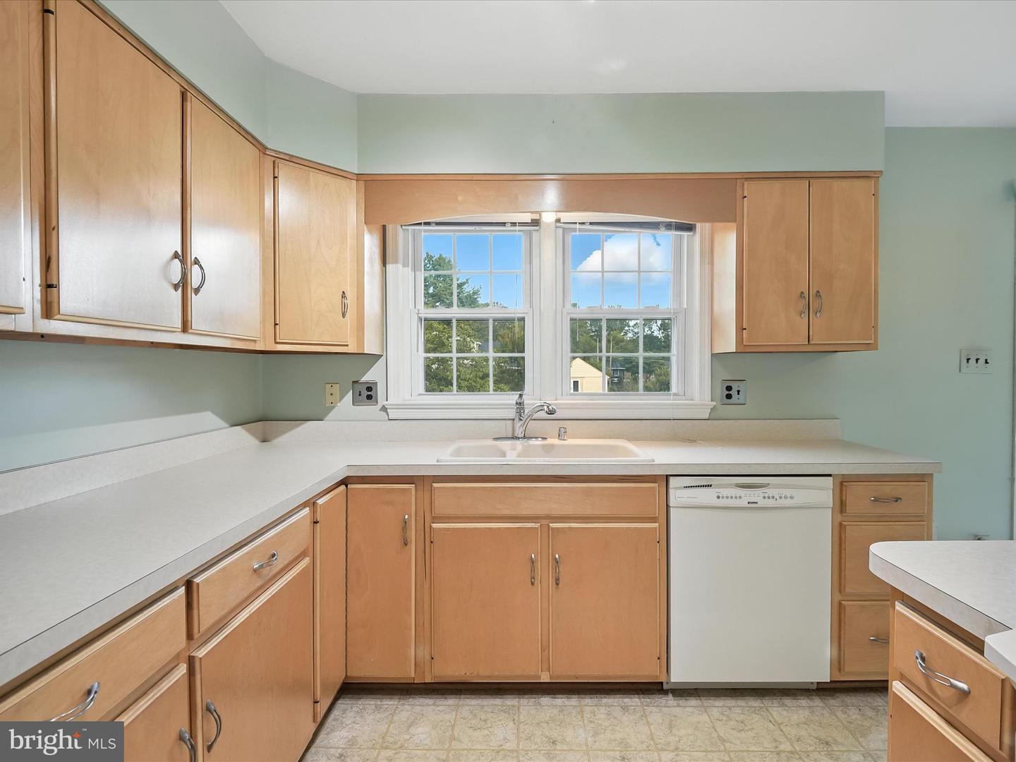 8917 VIRGINIA AVE, MANASSAS, Virginia 20110, 3 Bedrooms Bedrooms, ,2 BathroomsBathrooms,Residential,For sale,8917 VIRGINIA AVE,VAMN2008540 MLS # VAMN2008540
