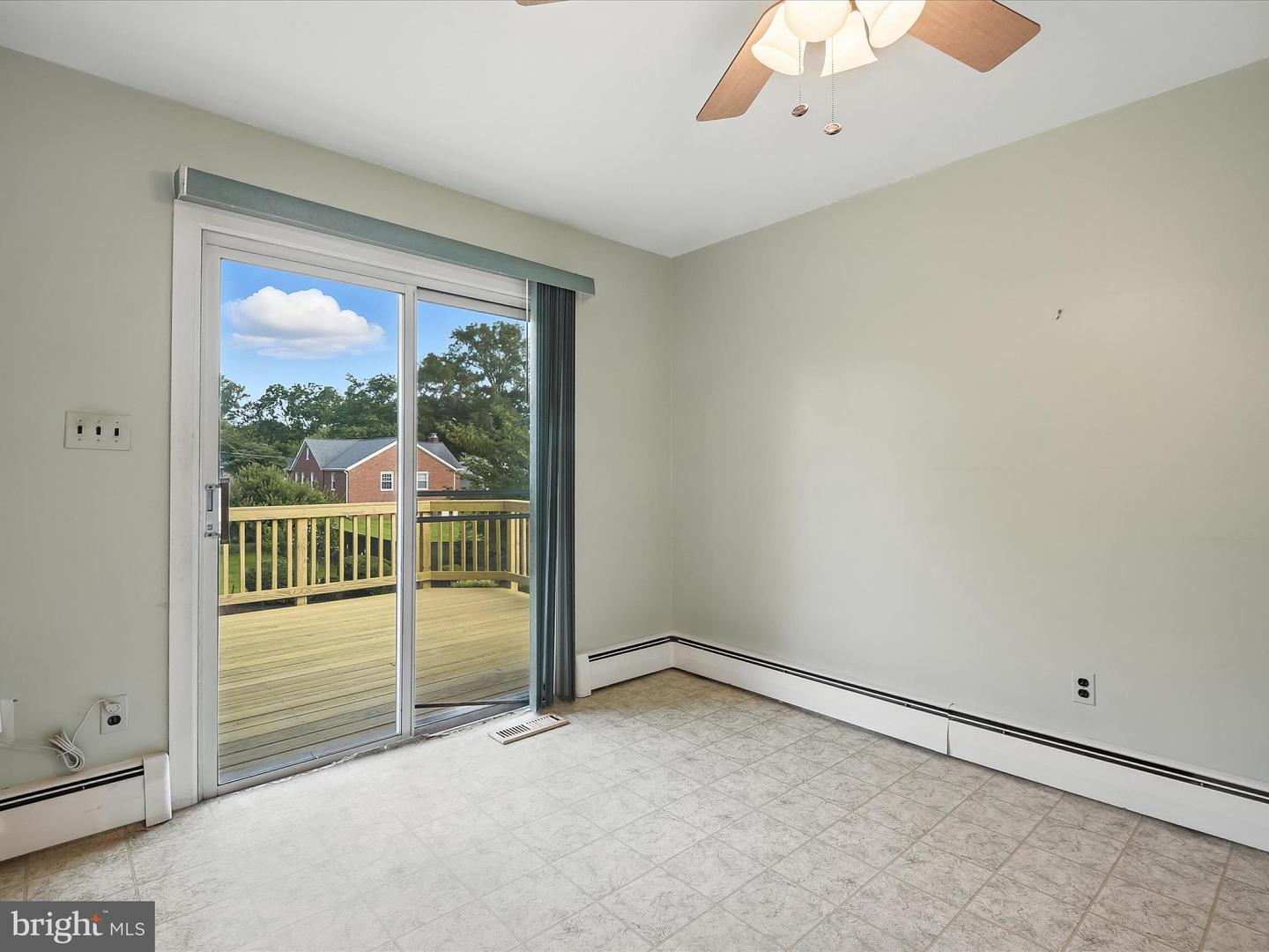 8917 VIRGINIA AVE, MANASSAS, Virginia 20110, 3 Bedrooms Bedrooms, ,2 BathroomsBathrooms,Residential,For sale,8917 VIRGINIA AVE,VAMN2008540 MLS # VAMN2008540
