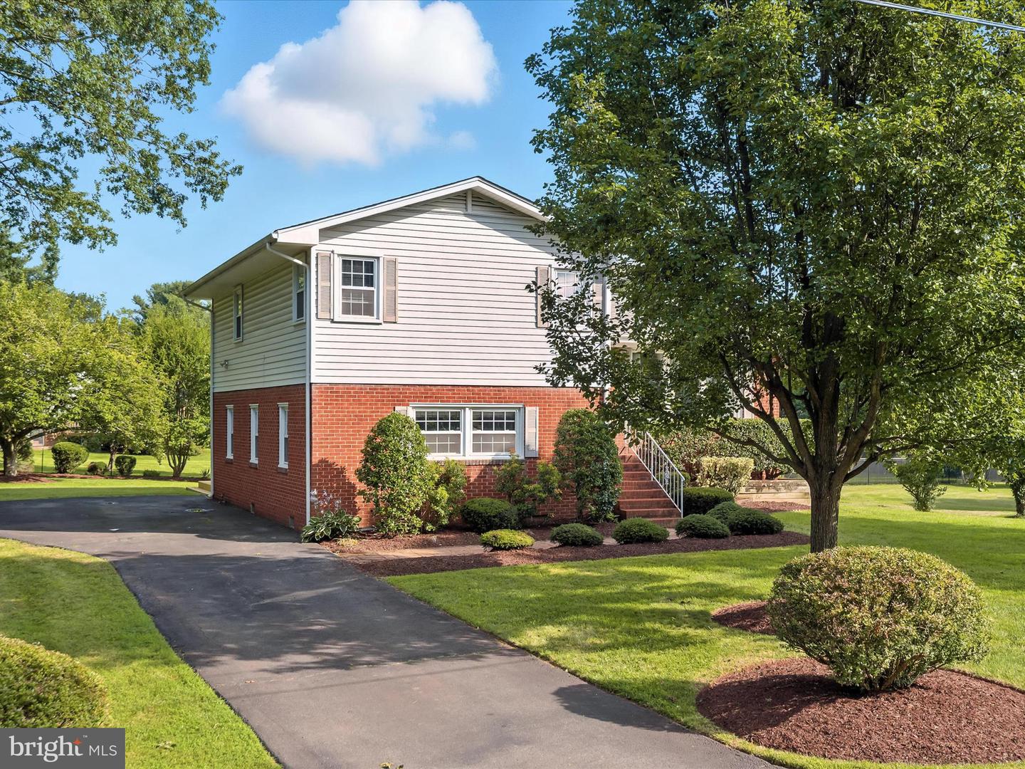 8917 VIRGINIA AVE, MANASSAS, Virginia 20110, 3 Bedrooms Bedrooms, ,2 BathroomsBathrooms,Residential,For sale,8917 VIRGINIA AVE,VAMN2008540 MLS # VAMN2008540