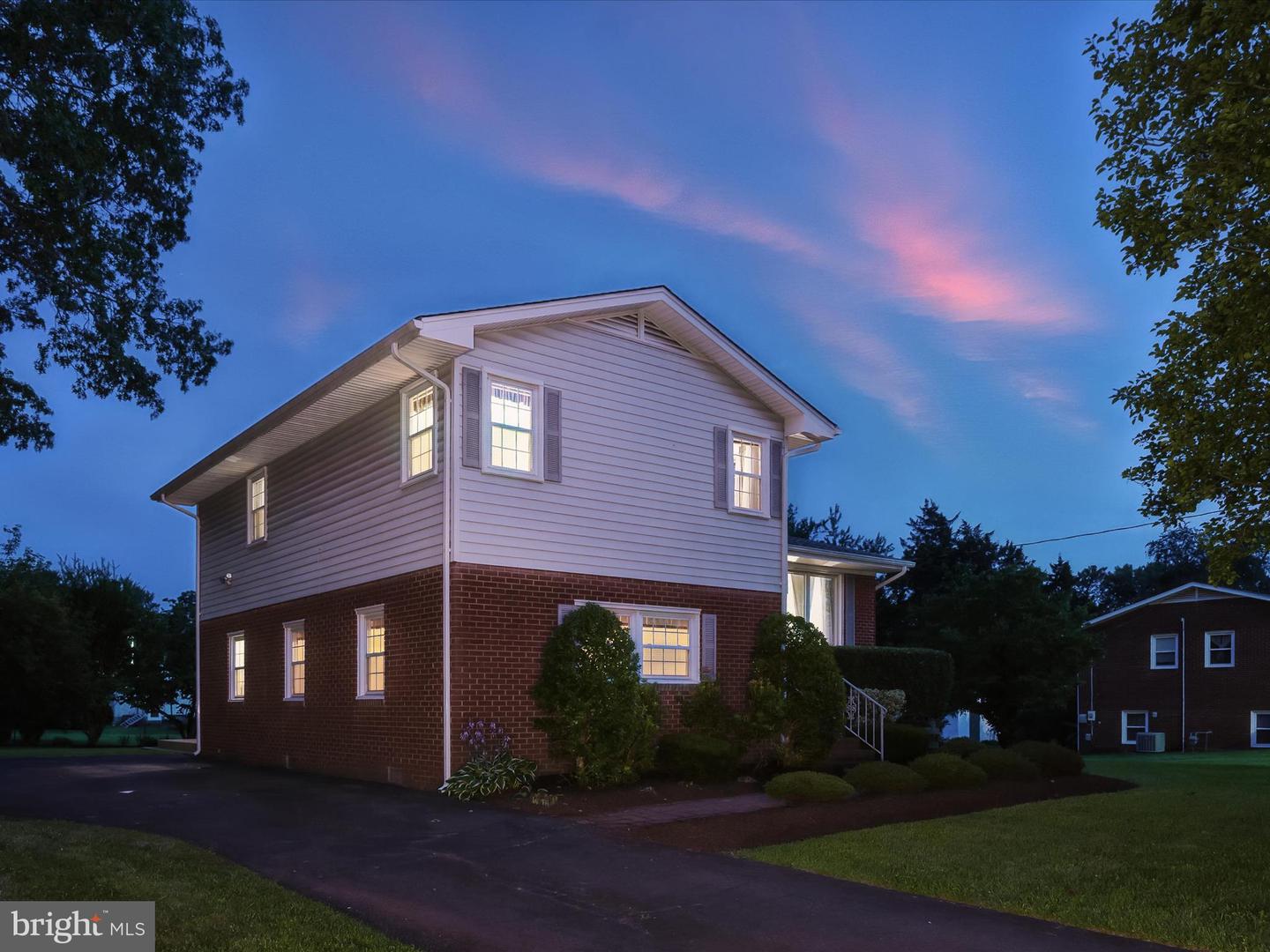 8917 VIRGINIA AVE, MANASSAS, Virginia 20110, 3 Bedrooms Bedrooms, ,2 BathroomsBathrooms,Residential,For sale,8917 VIRGINIA AVE,VAMN2008540 MLS # VAMN2008540