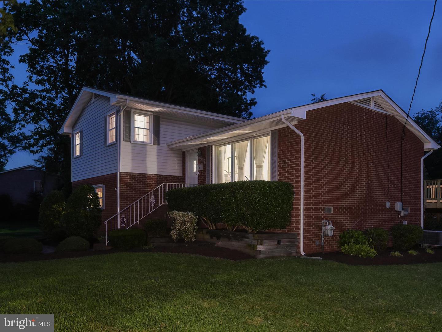 8917 VIRGINIA AVE, MANASSAS, Virginia 20110, 3 Bedrooms Bedrooms, ,2 BathroomsBathrooms,Residential,For sale,8917 VIRGINIA AVE,VAMN2008540 MLS # VAMN2008540