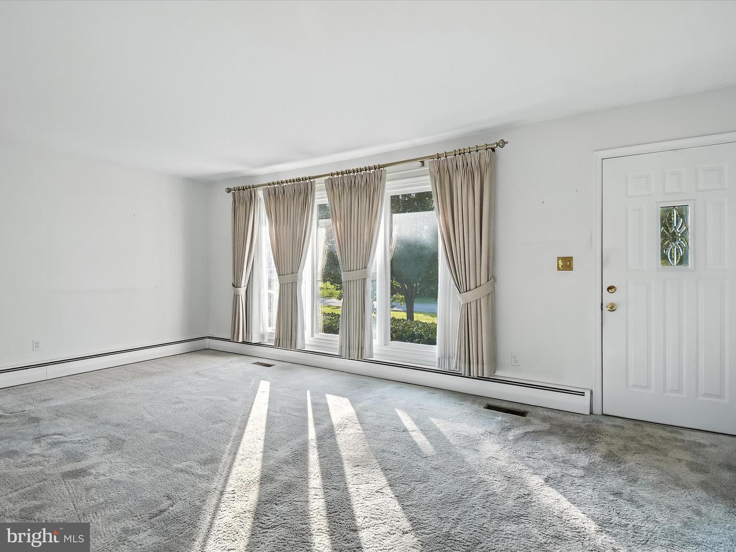 8917 VIRGINIA AVE, MANASSAS, Virginia 20110, 3 Bedrooms Bedrooms, ,2 BathroomsBathrooms,Residential,For sale,8917 VIRGINIA AVE,VAMN2008540 MLS # VAMN2008540