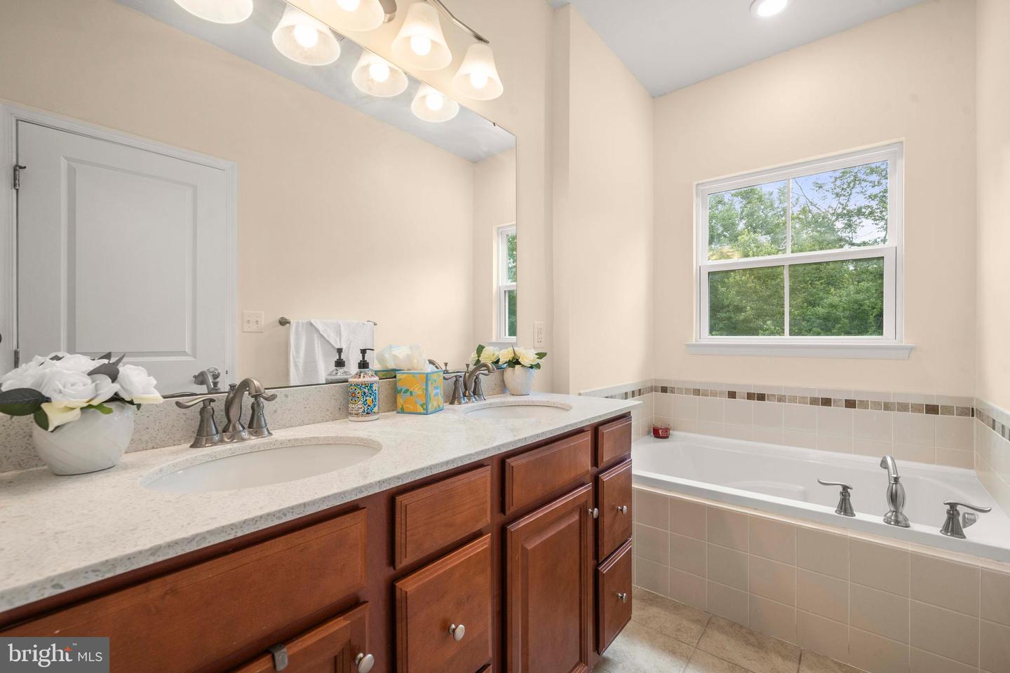 10739 HINTON WAY, MANASSAS, Virginia 20112, 3 Bedrooms Bedrooms, ,3 BathroomsBathrooms,Residential,For sale,10739 HINTON WAY,VAPW2098710 MLS # VAPW2098710