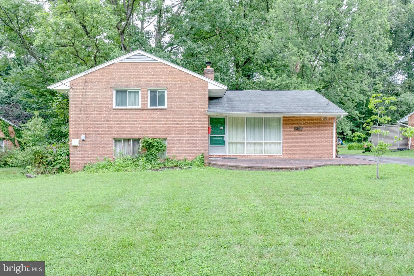 7309 LEESVILLE BLVD, SPRINGFIELD, Virginia 22151, 3 Bedrooms Bedrooms, ,1 BathroomBathrooms,Residential,For sale,7309 LEESVILLE BLVD,VAFX2255598 MLS # VAFX2255598
