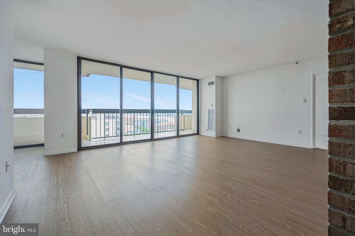 400 MADISON ST #1806, ALEXANDRIA, Virginia 22314, 1 Bedroom Bedrooms, ,1 BathroomBathrooms,Residential,For sale,400 MADISON ST #1806,VAAX2047512 MLS # VAAX2047512