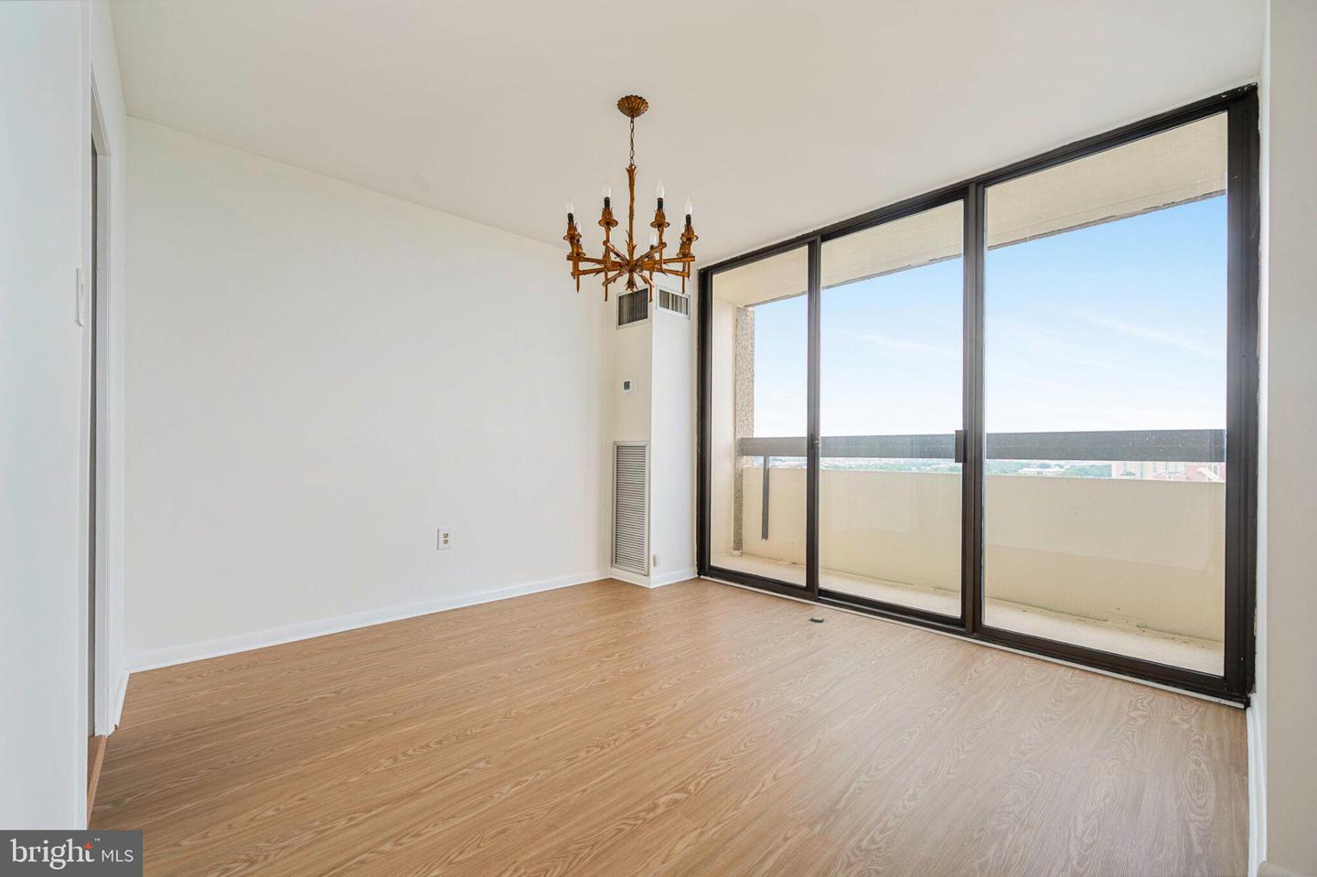 400 MADISON ST #1806, ALEXANDRIA, Virginia 22314, 1 Bedroom Bedrooms, ,1 BathroomBathrooms,Residential,For sale,400 MADISON ST #1806,VAAX2047512 MLS # VAAX2047512